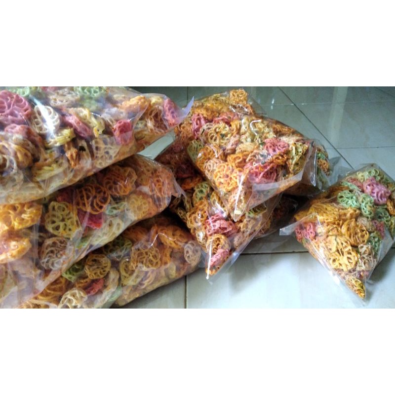 

KRUPUK SEBLAK MAWAR 200GR LEVEL 1