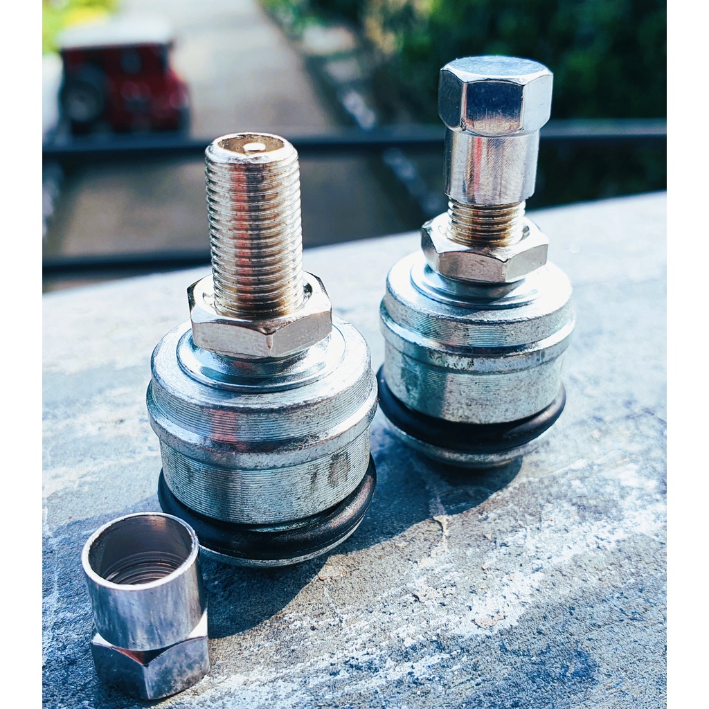 Tutup sok depan air suspension