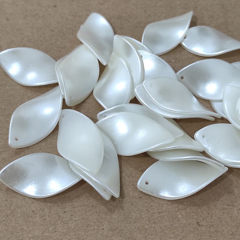 25pcs kelopak ulir mutiara