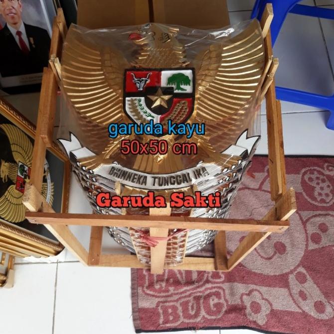 

Garuda pancasila kayu 50 cm