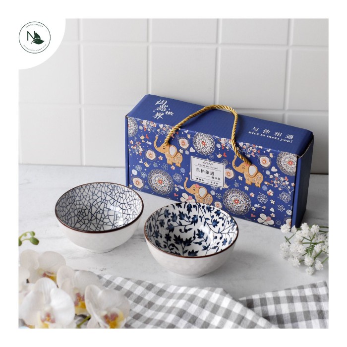 

Japanese Style Tableware Porcelain Blue and White Two Bowls