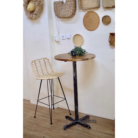 me&dots - Meja Bar Bulat Tinggi Kayu Jati Kaki Besi Kayu Mahoni