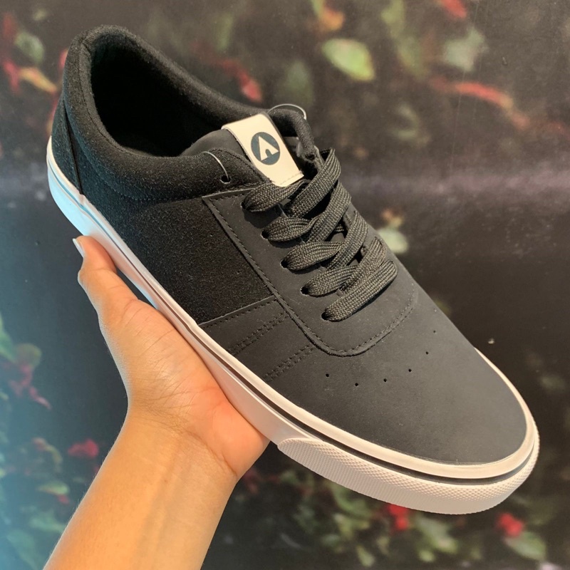 Sepatu airwalk Ramiro Man Black Original BNIB