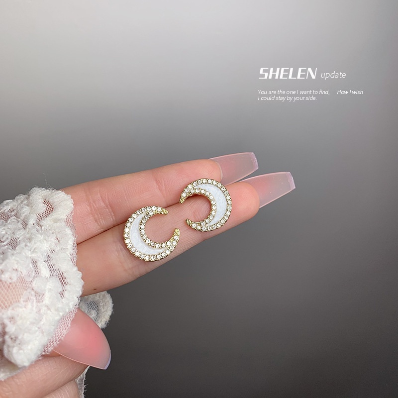 Anting Stud Desain Bulan Sabit Aksen Berlian Imitasi Gaya Retro Serbaguna