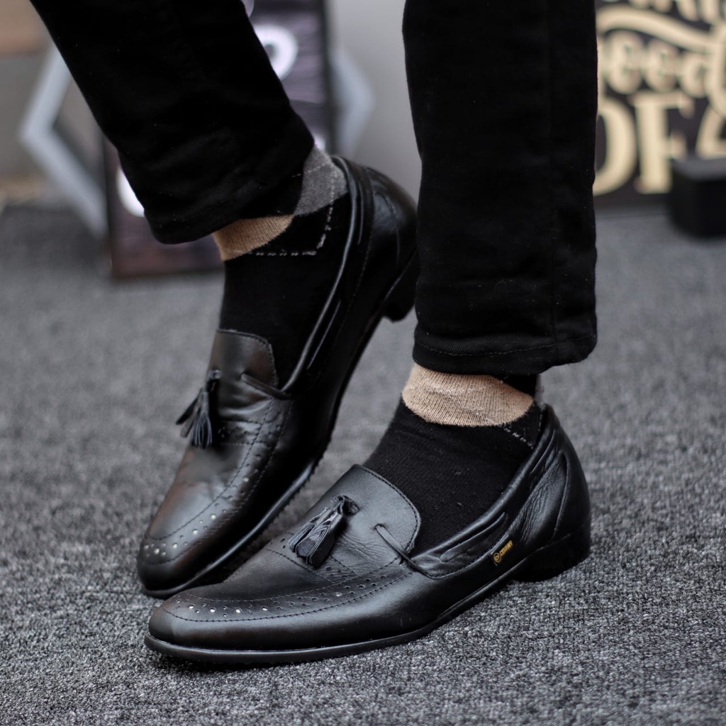 Sepatu Pantofel Kerja Kantor Kulit Asli Formal Hitam Pria Abrhm Derosa