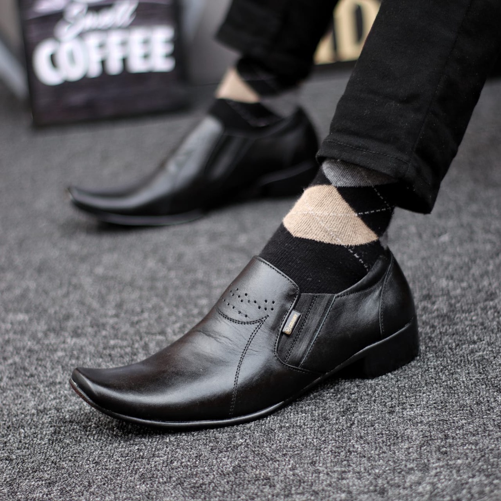 Sepatu Pantofel Hitam Kulit Asli Formal Kerja Kantor Pria Abraham Veil