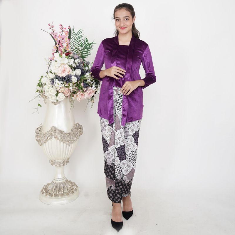 Kebaya Kutubaru Bludru Premium