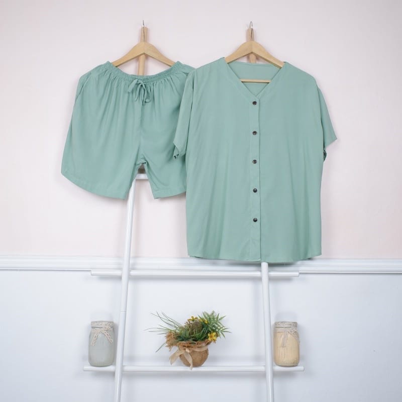 Set Piyama Rayon Polos Celana Pendek One Set Wanita Busui Kekinian