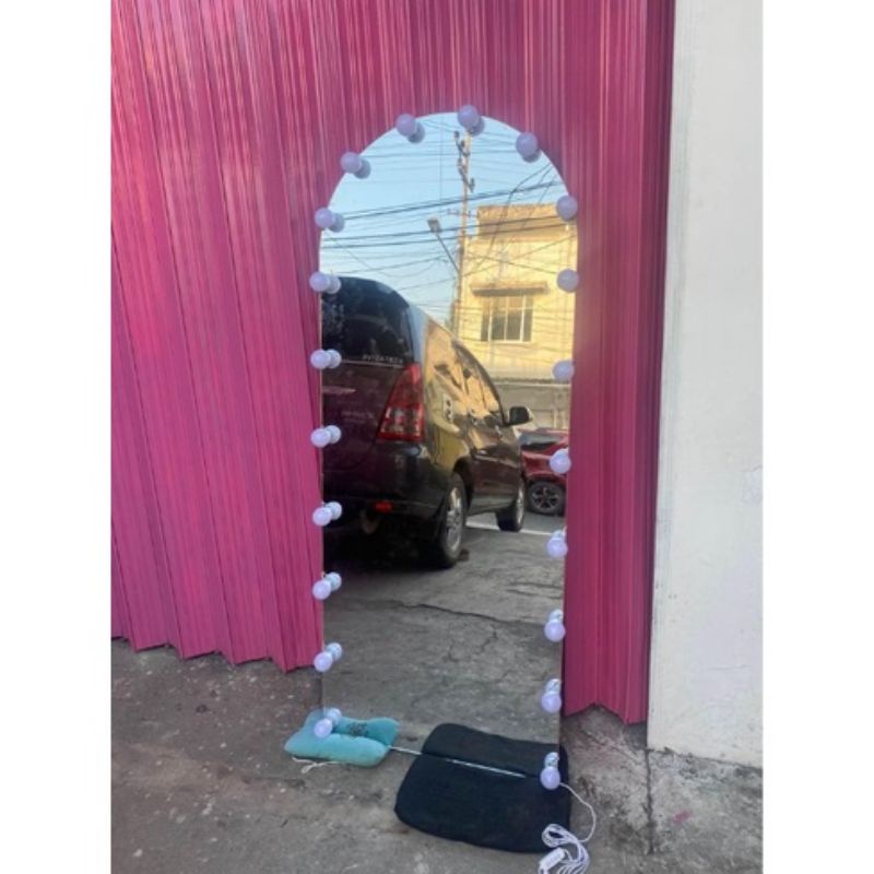 kaca cermin oval standing full lampu