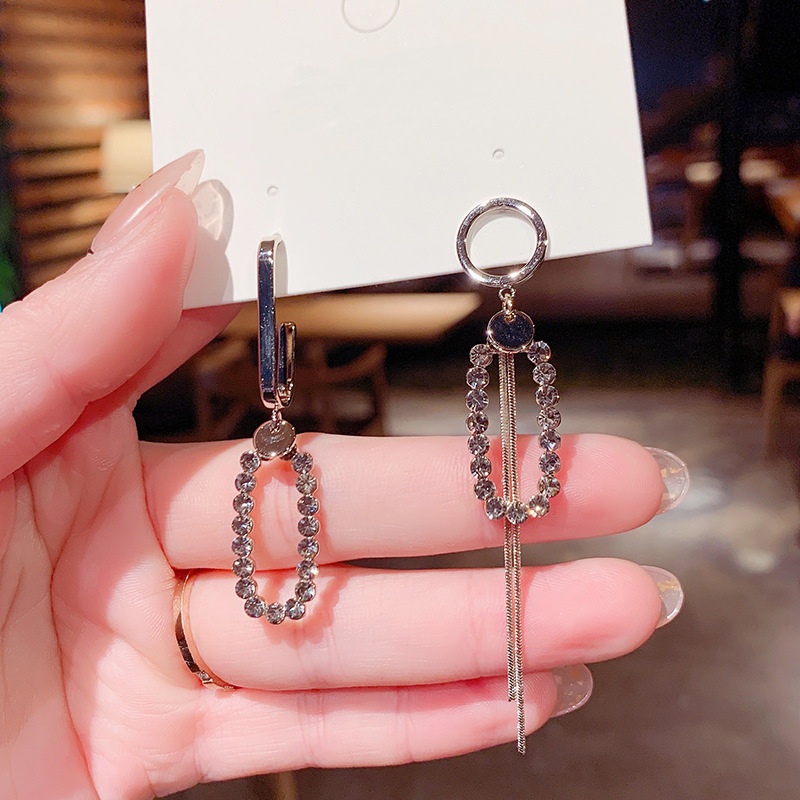 Anting Kait Gantung Wanita Desain Daun hollow Hias Berlian Gaya Korea Untuk Pernikahan