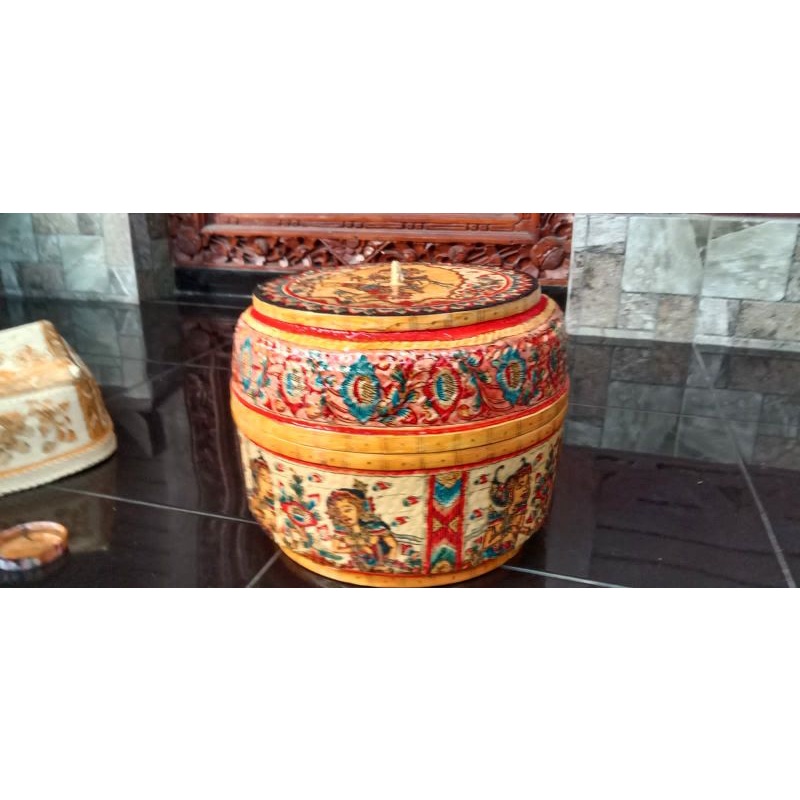 Keben,tempat seserahan pernikahan unik,tempat buah unik,lukisan wayang klasik kamasan