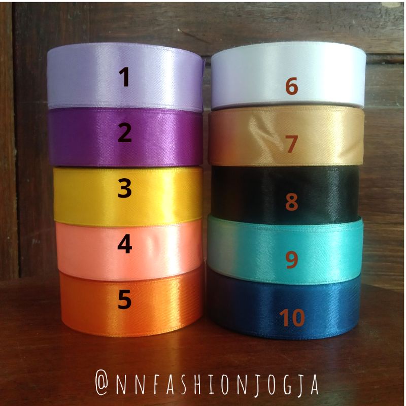 

PITA SATIN 1 INCH / 2,5 CM PER ROLL -+ 20 YARD PART 1