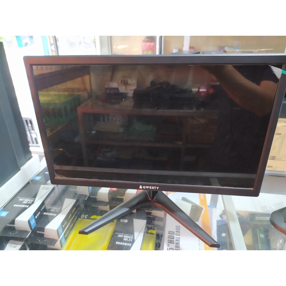 Komputer / CPU second core i3 lengkap 1 set layar 18.5 inch