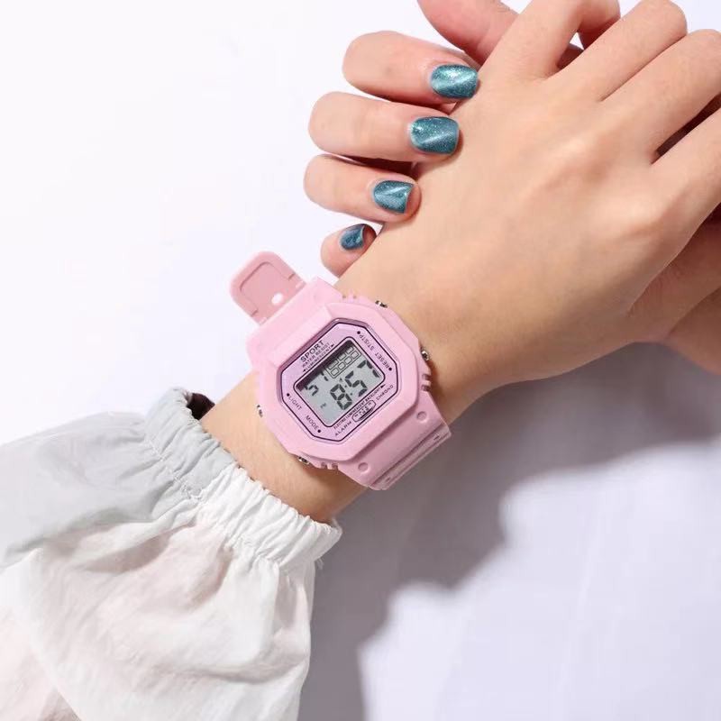 Jam Tangan Wanita Fashion Korea Style Digital Sport / Jam Tangan Strap Rubber Untuk Wanita