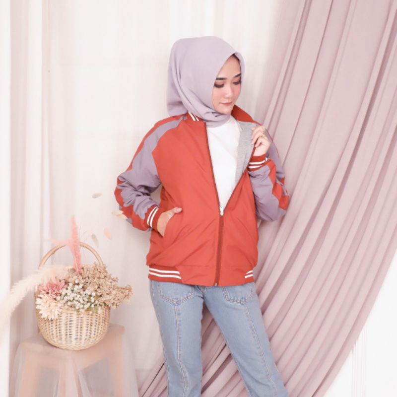 ORIGINAL AMZ Jaket Boomber Wanita Bahan Parasut Jacket Baseball Varsity Premium Outerwear Remaja Wanita Korean Style Premium WaterProof Anti Air dan Angin Warna Polos Tosca Pink Maroon Orange Model Terbaru Kekinian Terlaris Bisa Bolak Balik Berkualitas