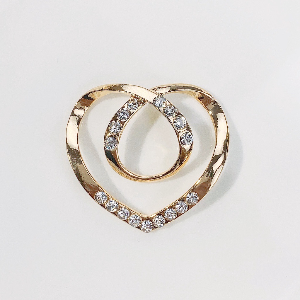 Bros Bentuk Hati Aksen Kristal Multifungsi Untuk Syal