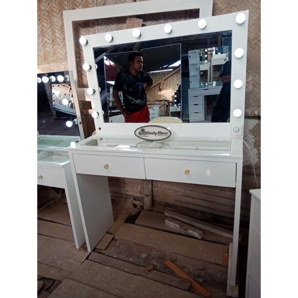 Meja Rias Vanity Table & Lamp fitting 11 lampu - 12 lampu Preloved