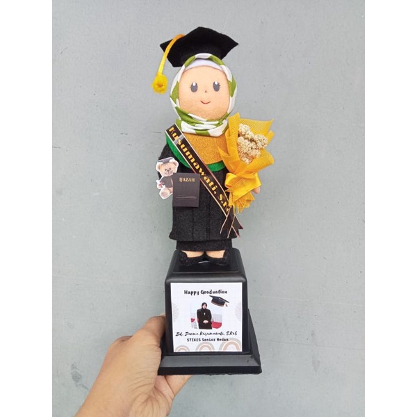 Jual kado wisuda / gift wisuda / boneka wisuda / boneka mini wisuda