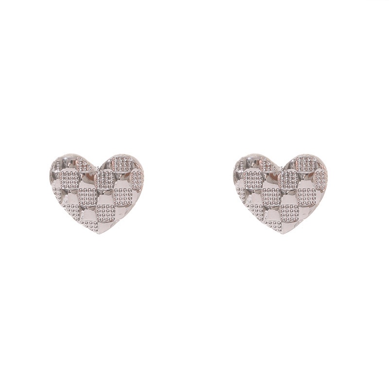 Anting Stud Bentuk Hati Bahan Metal Warna Silver Untuk Wanita