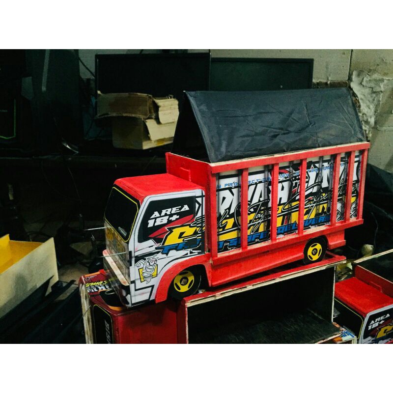 PROMOSI MINIATUR truk oleng 45cm murah, full cat,stiker, lampu dan terpal