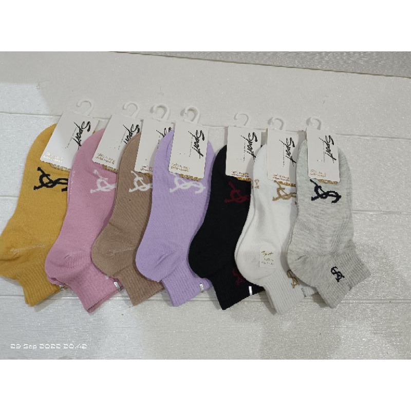 Kaos kaki wanita Ysl