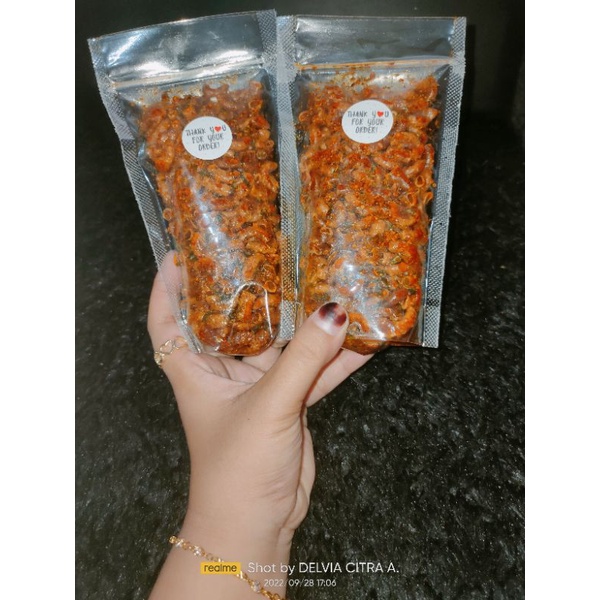 

MAKARONI PEDAS DAUN JERUK