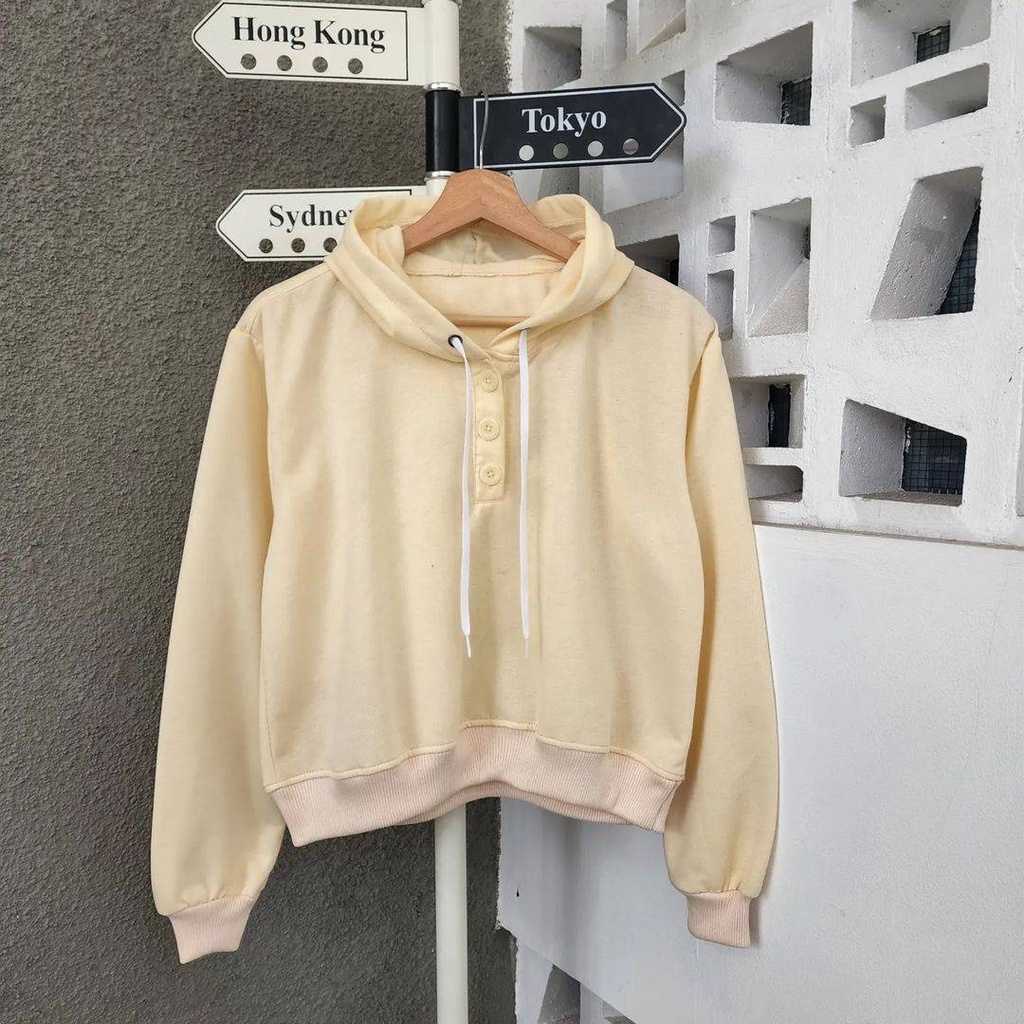 THREE BUTTON HOODIE CROOPE Sweater Jacket Wanita Oversize Berkancing Pakaian Blouse Fashion Terkini Korean Style Outfit Kasual Terbaru