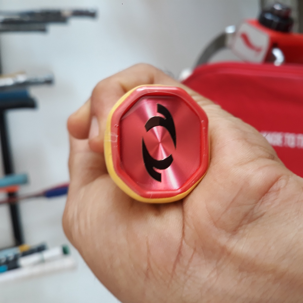 RAKET BADMINTON ASTEC TORNADO 900