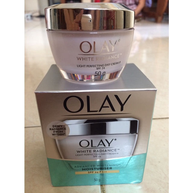 Olay Luminous Light Perfecting Day Cream SPF 15 &amp; Night Cream (Krim Pagi 50gr + Krim Malam 50gr) - Krim White Mencerahkan  Wajah Pelembab Moisturizer Whitening