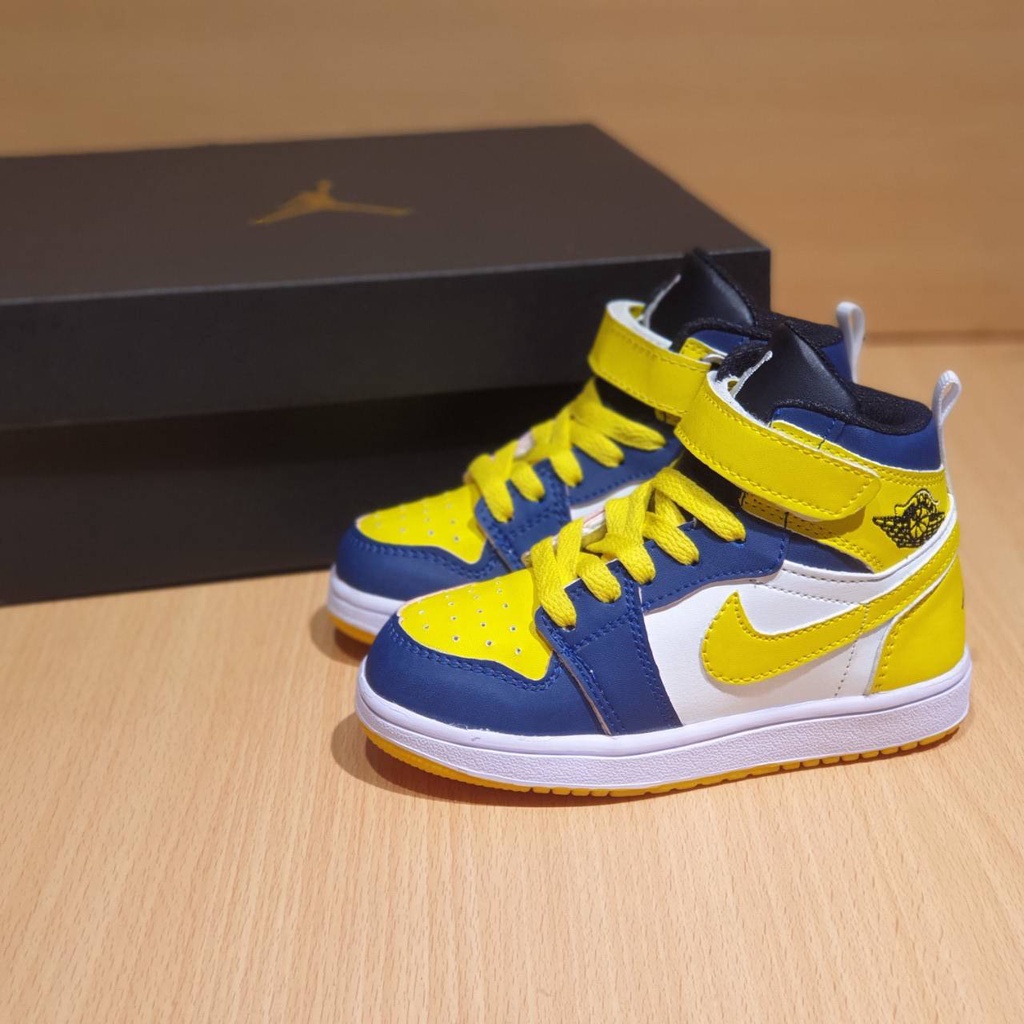 sepatu jordan anak sepatu air jordan anak sepatu anak laki laki sepatu anak nike sepatu nike anak sudah termasuk box &amp; free kaus kaki .