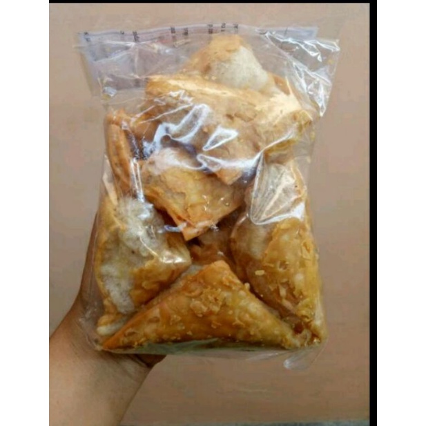 

siomay segitiga 10 pcs cocok untuk seblak, mie baso, baso Malang, mie kuah dll