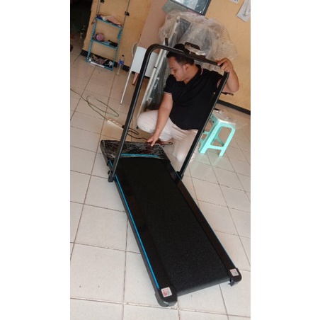 alat fitness Treadmil listrik