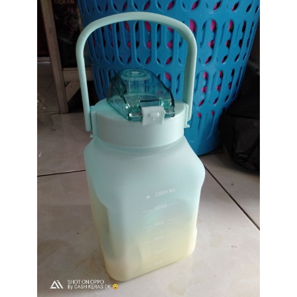 BOTOL VIRAL KOTAK/BOTOL VIRAL GRADASI KOTAK 1,5Liter