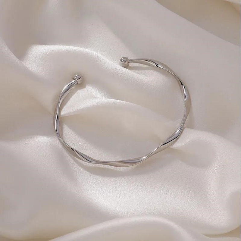 Roselife Gelang Bangle Cuff Terbuka Adjustable Desain Gelombang Warna Silver Untuk Pria / Wanita