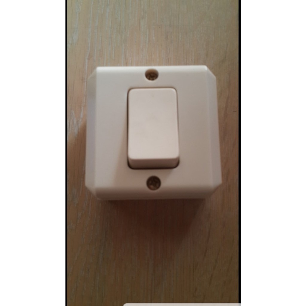 Saklar Tunggal Broco Kotak /Single /Engkel OB BROCO New Gee 16210/ Saklar Tempel Kayu/ Tembok