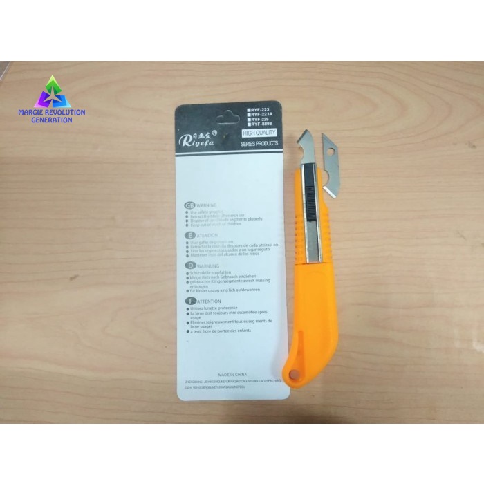 

MRG - Pisau Cutter Alat Potong Akrilik Acrylic Mika RIYELA Model Tajima