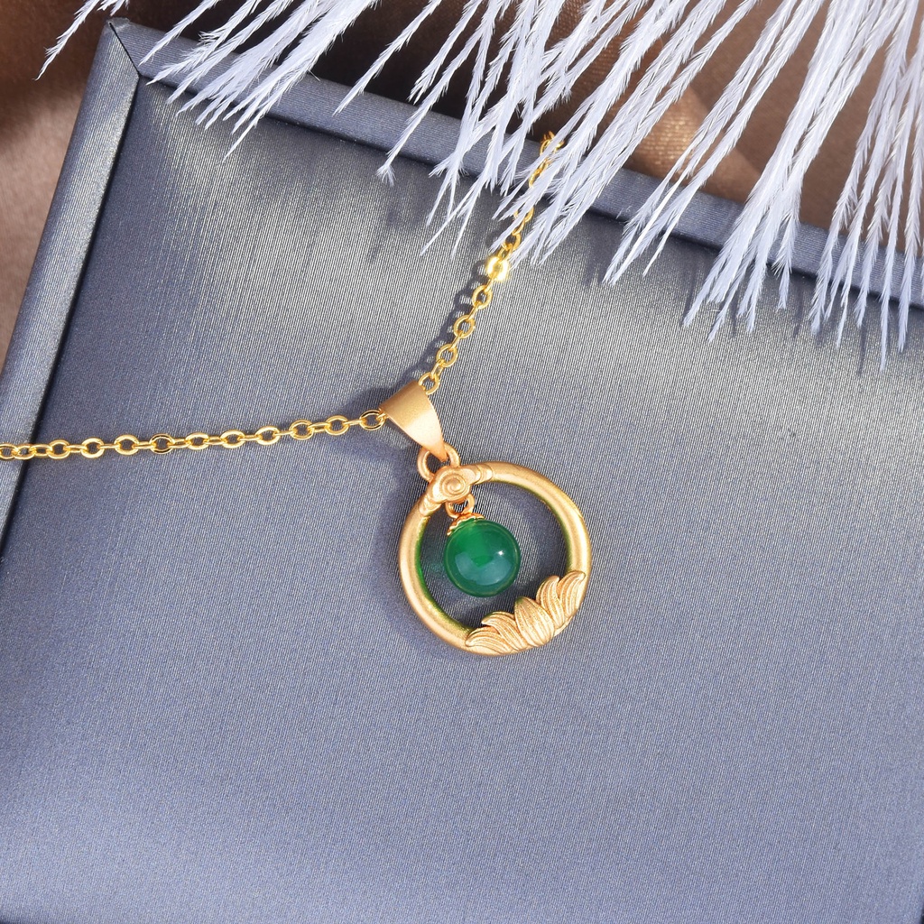 Goldkingdom Fashion Perhiasan Emas Asli Kadar 375 Bangkok Aksesoris Ready Stock Vintage Emas Bertatahkan Giok Liontin Lotus Perempuan Gesper Pengaman Xiangyun Hetian Jasper Gelang Emas