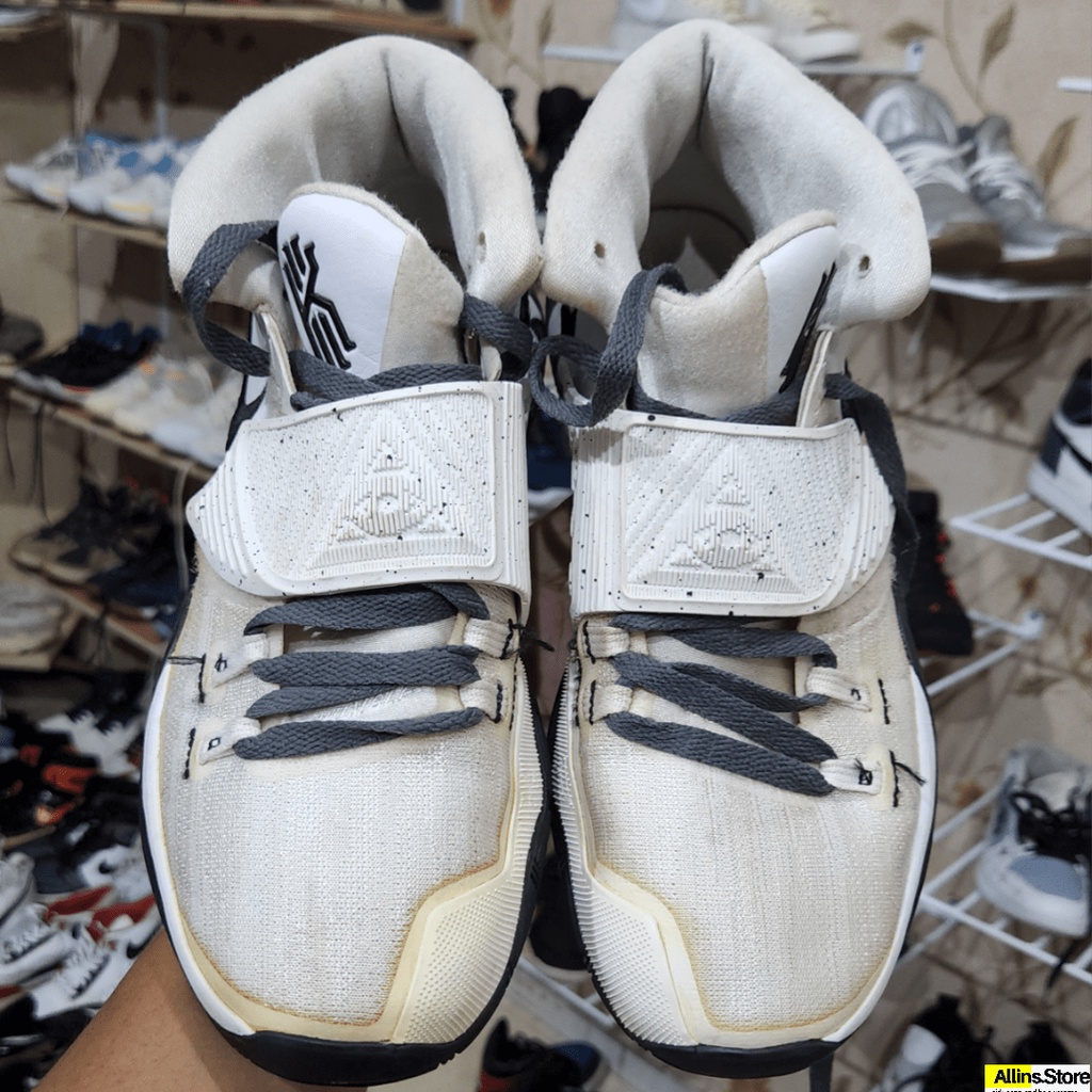 SEPATU KYRIE 6 OREO (BQ4631-100)