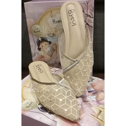 Preloved Byeol Yoona Moonlight Slipper