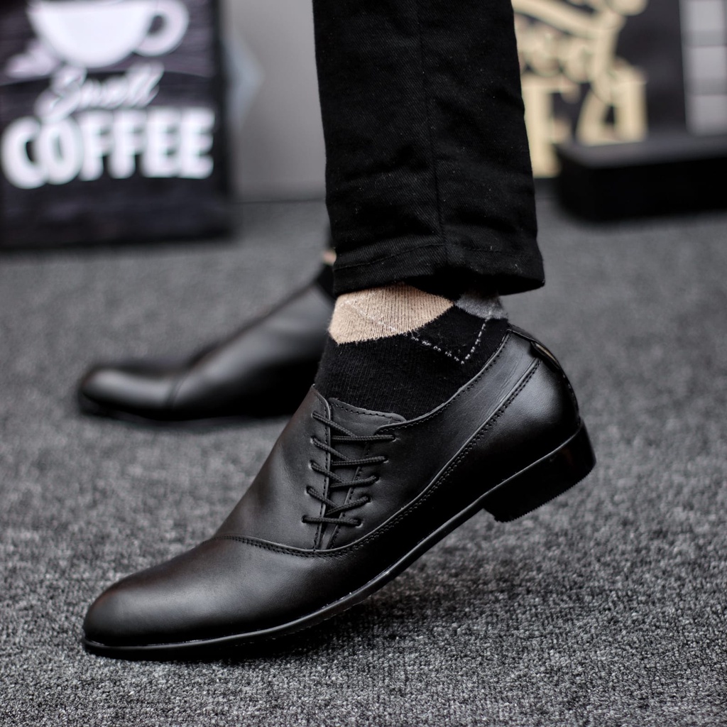 Sepatu Pantofel Kerja Kantor Kulit Asli Formal Hitam Pria Abrhm Megan