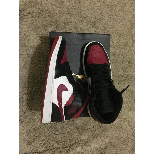 Air Jordan 1 Mid Bred Toe