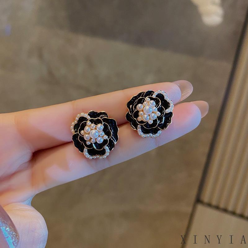 【Bayar di tempat】NEW Anting Stud 925 Silver Asimetris Bentuk Bunga Camellia Aksen Mutiara Dan Berlian Gaya Retro