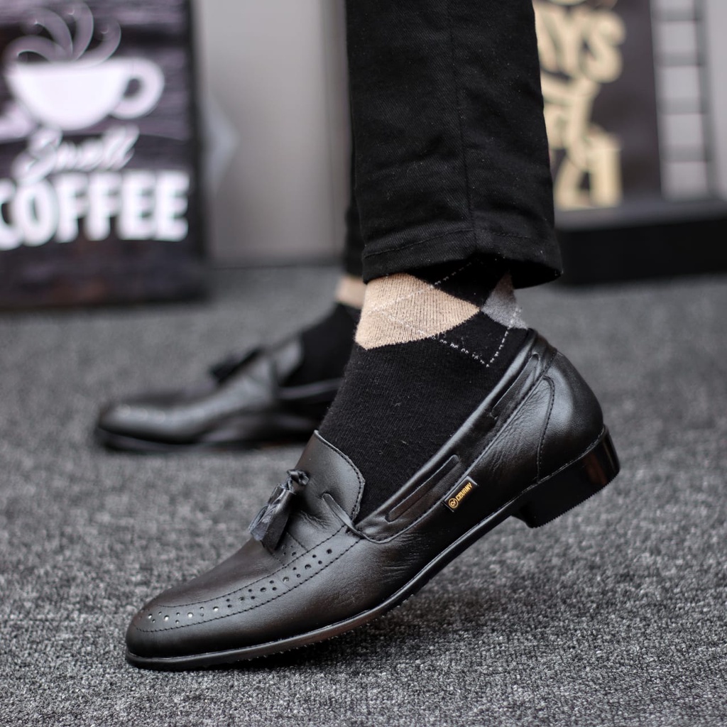 Sepatu Pantofel Kerja Kantor Kulit Asli Formal Hitam Pria Abrhm Derosa