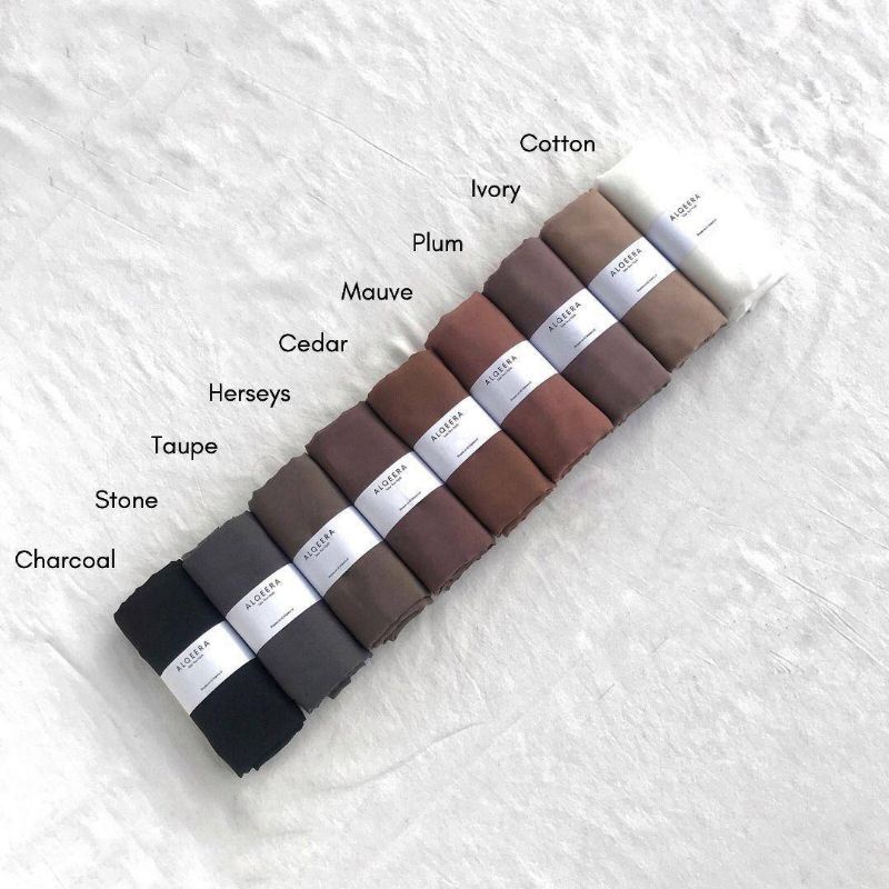 Basic square krudung segi empat115x115cm
Warna 
charcoal
Stone
Taupe
Herseys
Cedar
Mauve
Plum
Ivory