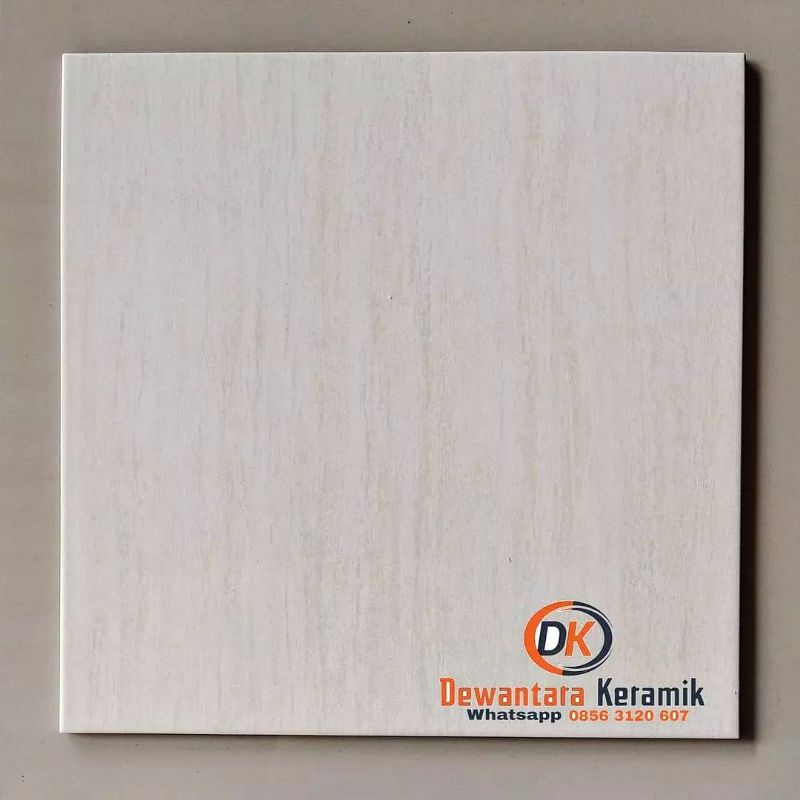 Keramik Lantai 50x50 Platinum Lexus CM Pare Kediri