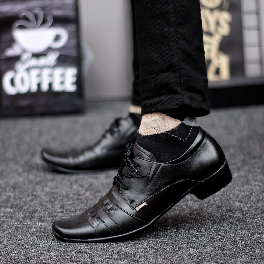 Sepatu Pantofel Kerja Kantor Kulit Asli Formal Hitam Pria Abrhm Samak