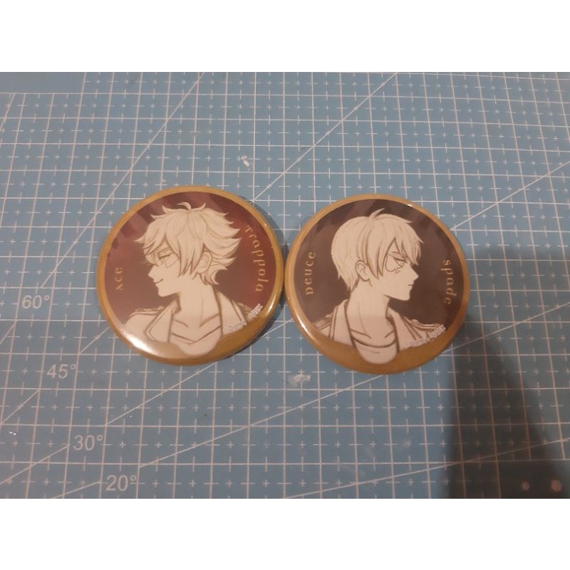 Twisted Wonderland Roman Can Badge - Ace Trappola , Deuce Spade