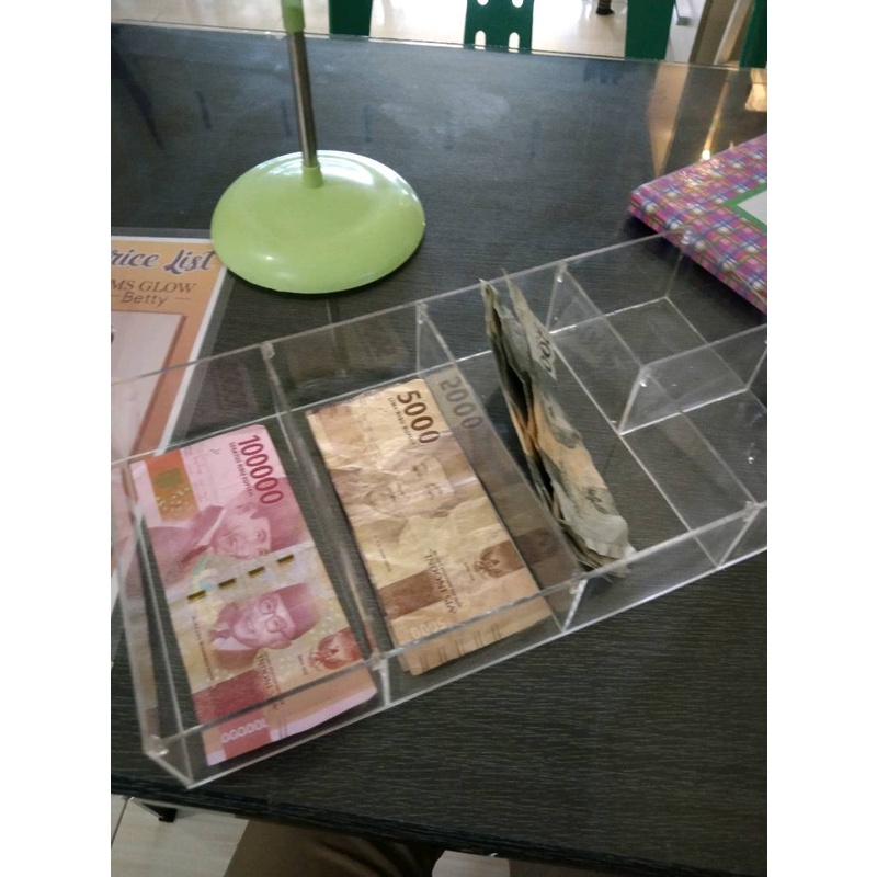 TEMPAT UANG AKRILIK 5laci