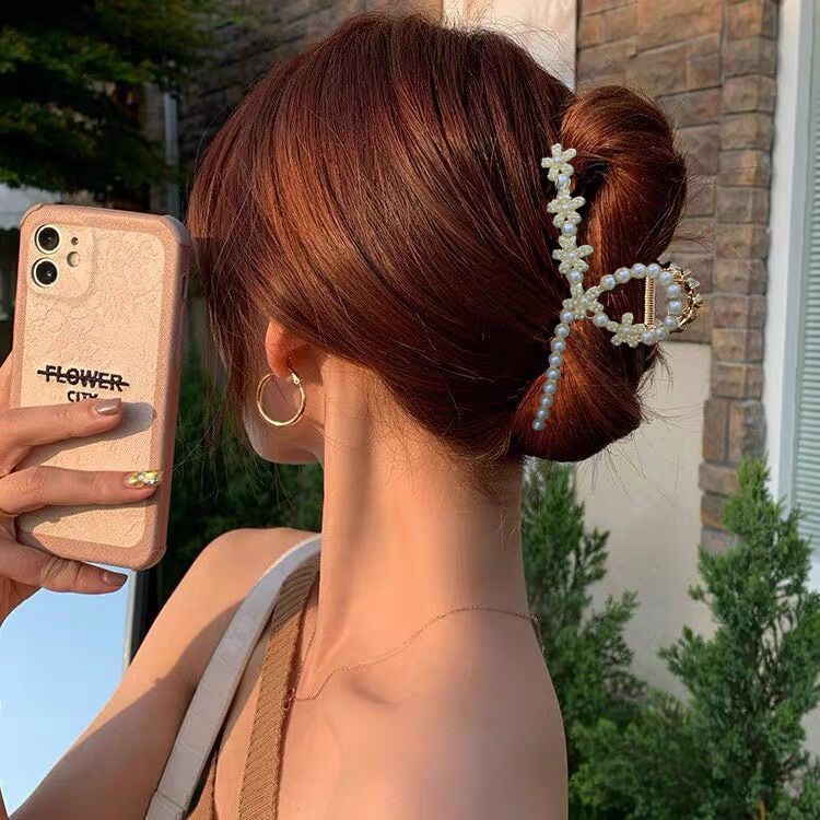 Jepit Rambut Bentuk Hiu Aksen Mutiara Dan Berlian Imitasi Bahan Alloy Gaya Korea Untuk Wanita