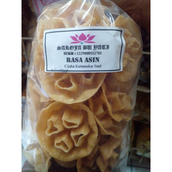 

kue kembang goyang rasa asin/gurih